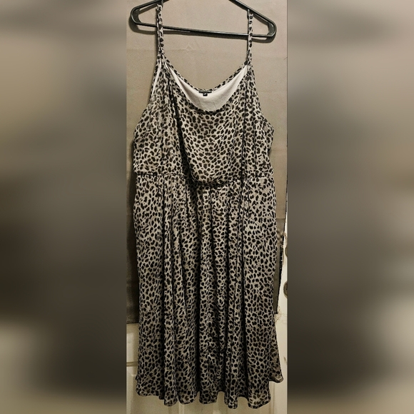 4x Plus Torrid Grey Gray Cheetah Spot Leopard Print Midi Chiffon Pleated Dress - Picture 6 of 14